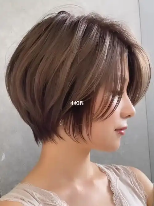 女生超短发分享修颜线条蓬松短发