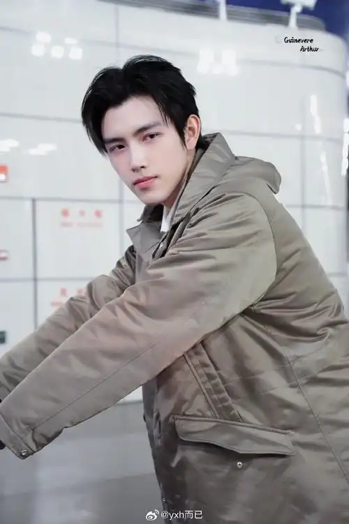 陈飞宇巴黎出发路透##陈飞宇机场怼脸拍