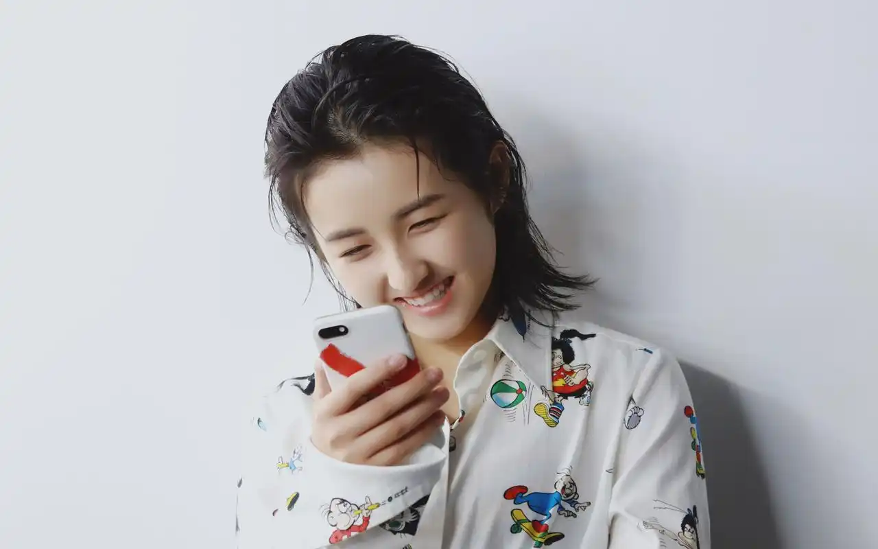 张子枫图片高清电脑桌面壁纸