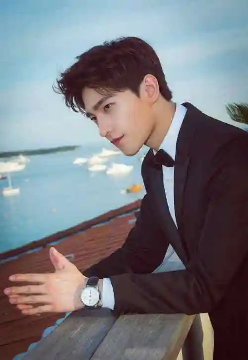 从人称的"奶油小生",变成"特战荣耀",硬汉的节奏_杨洋