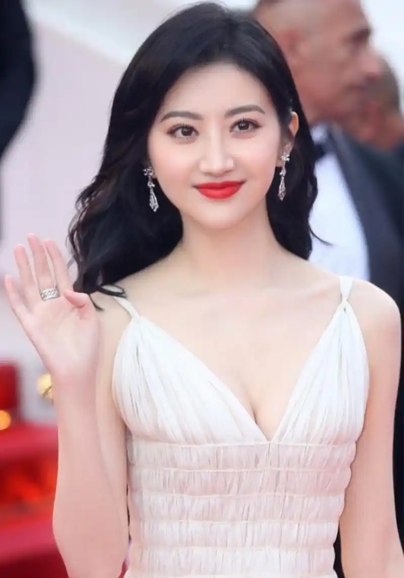 景甜身穿典雅低胸礼服大秀事业线 #景甜图集