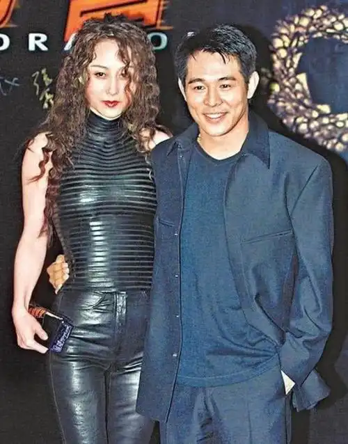 与赌王相恋未果后利智嫁给2婚的李连杰掌管其20亿家产