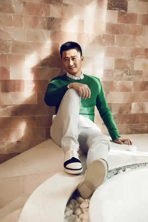 吴京写真电影动作明星战狼海报剧照照片咖啡馆写真