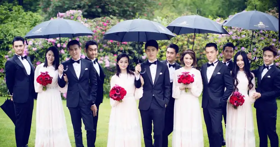 袁弘婚礼新郎及伴郎礼服 均来自mr. dandy