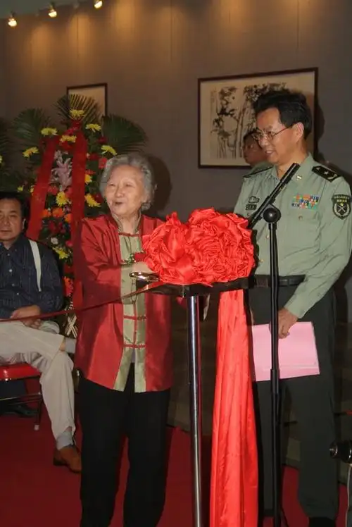 邹佩珠教授在军事博物馆举办的《国画大家刘伯骏画展》开幕式上致辞&