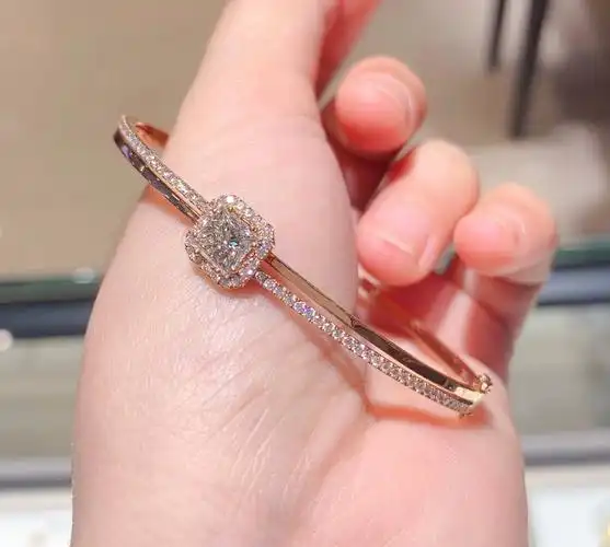 周大福新品钻石手镯,可定制50分,一克拉#周大福  #周大福钻石手镯