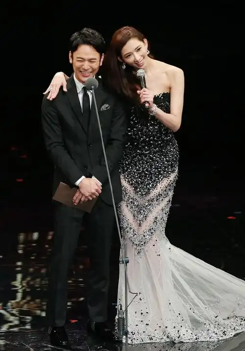 新浪娱乐讯 第52届金马奖颁奖典礼于11月21日在台湾举行,主持人林志玲