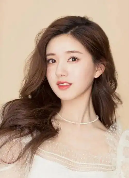 2023年娱乐圈美商在线的女明星,红榜前六名,你给她们打几分?