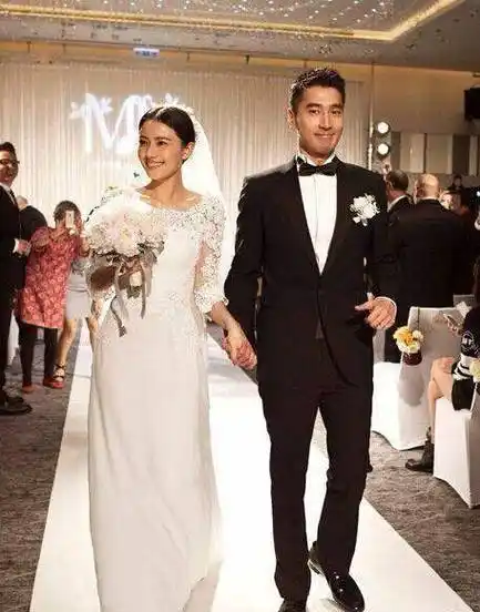 高圆圆的浪漫爱情爱过夏雨,还曾与张亚东在一起5年,最终情定赵又廷_滕