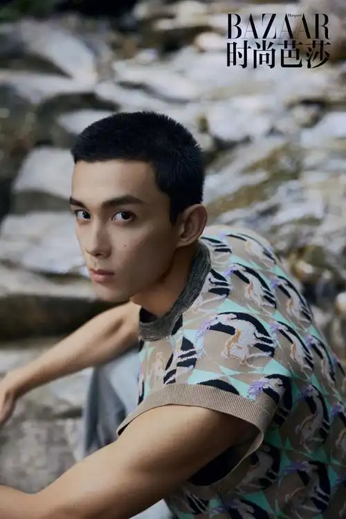 1/5吴磊的短发有着别样的魅力和苏感