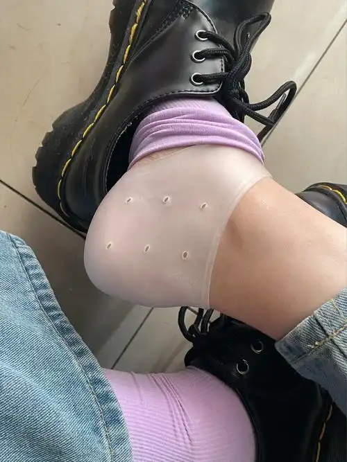 所有穿马丁靴磨脚的姐妹都去买这个