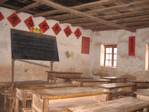 农村还有这么残破的学校 看起来像危房