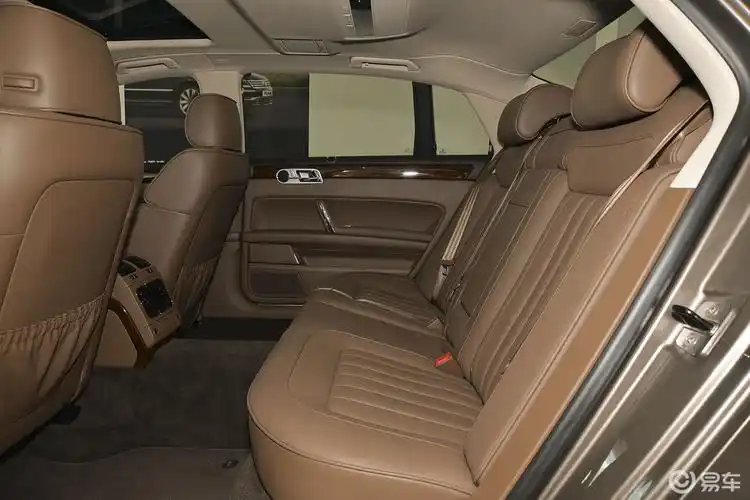 【辉腾2015款3.0l 智享版后排空间体验汽车图片-汽车图片大全】-易车