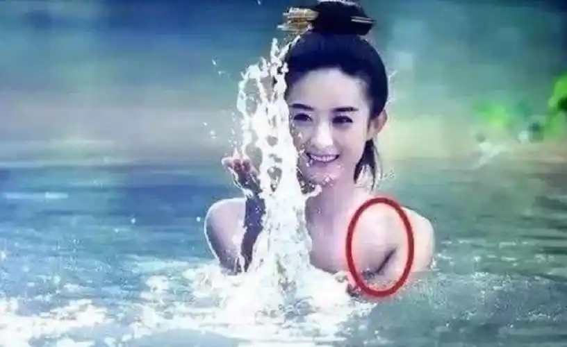 史上最"少儿不宜"的穿帮镜头,网友:导演,你是看片长大的吧!