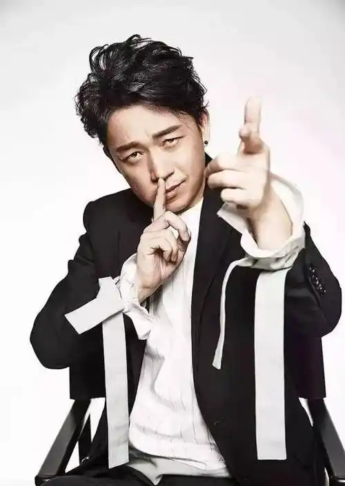 张嘉译这种蠢萌浪漫型正是当下流行款_马克_大叔_小米