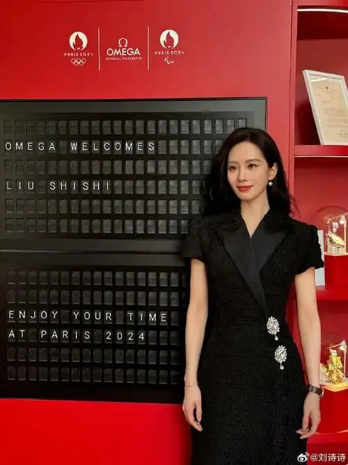 刘诗诗全球首穿##刘诗诗巴黎奥运三套造型##g社选用刘诗诗照片做封面