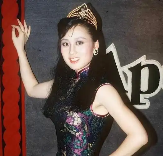 李连杰前妻黄秋燕谈李连杰他当时只是个孩子而我承担下了全部