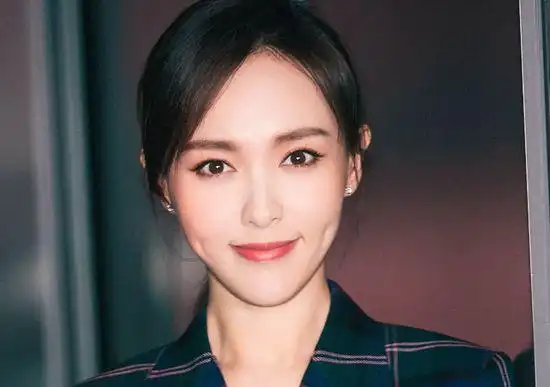 带酒窝的女明星,唐嫣可爱,佟丽娅甜美,你更喜欢谁?