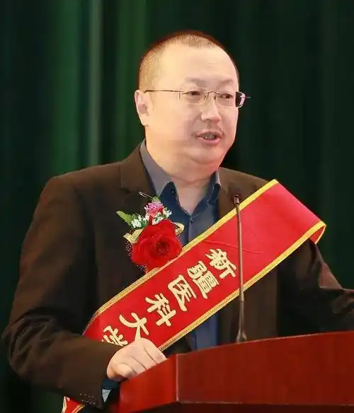 受表彰教师,第一附属医院(第一临床医学院)外科教研室主任曹力教授在