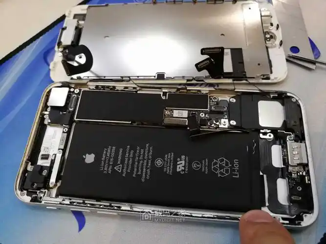 拆个苹果7换电池. - 拆机乐园 数码之家