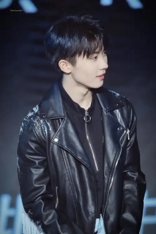 名品侧颜.@时代少年团队长-马嘉祺#马嘉祺侧颜