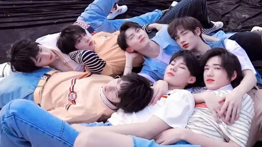 tnt和tfboys走的路不同,男团榜样依旧坚挺,无法超越_易烊_舞蹈_时候