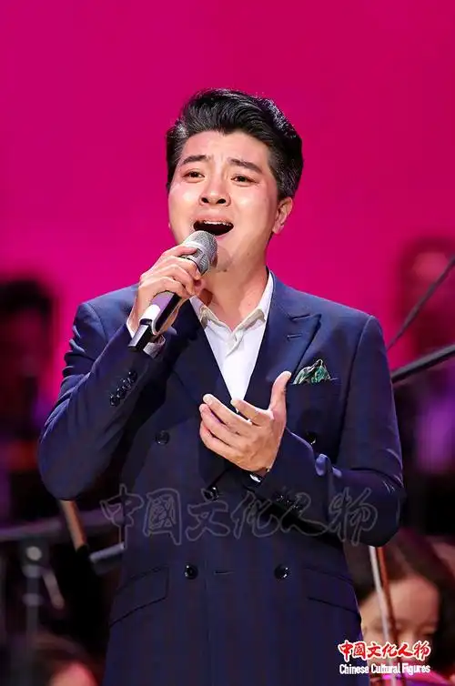 奖"民族唱法金奖获得者,青年男高音歌唱家黄训国演唱《我的好妈妈》