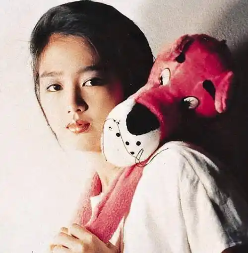 "马来小姐"朱丽倩:出身豪门,当红为爱隐退,用22年等来真心