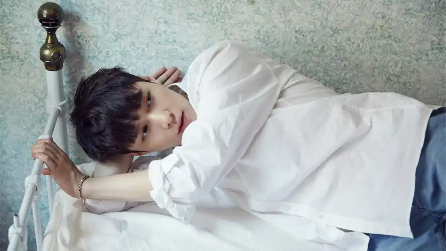 张艺兴明星风尚壁纸3