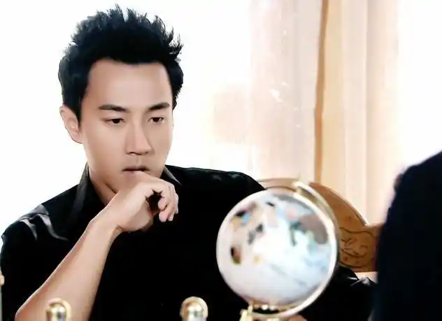 男明星:电视剧盛夏晚晴天刘恺威帅气剧照-小虾米