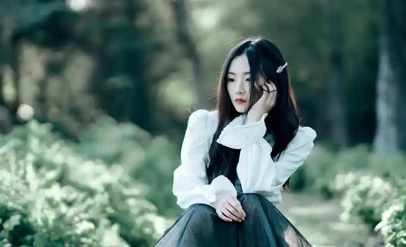 郭沁晒春日写真清新少女活力上线