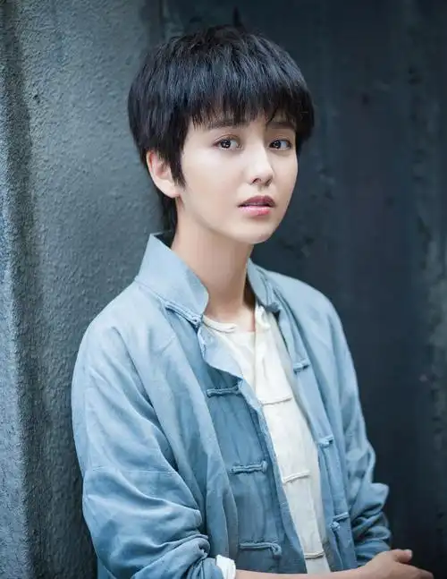 佟丽娅《远大前程》女神变"攻主",短发清爽帅气,长发娇媚动人