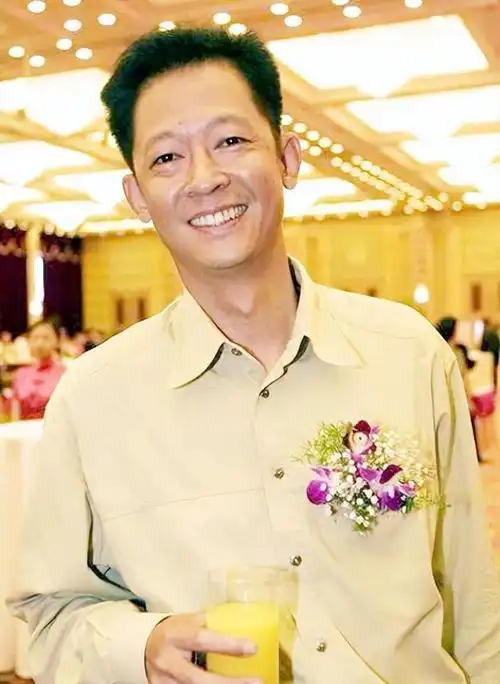 王志文,中国内地著名男演员,以深情厚意的演技和性格而闻名.