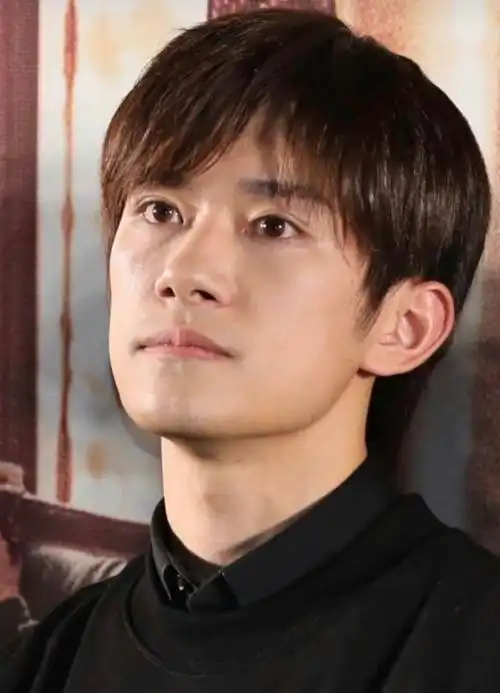 跑步|哪家媒体这么"勇"?易烊千玺的活动生图,不p就放出来了!