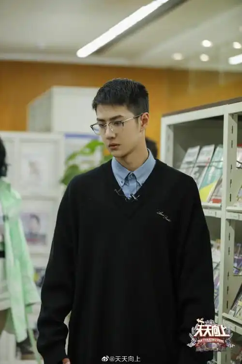 长发短发,戴眼镜不戴眼镜都帅|王一博|眼镜|短发_新浪新闻