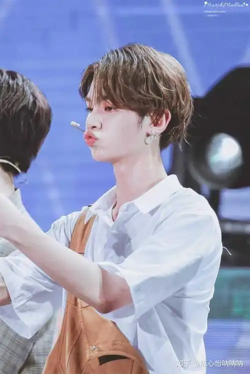 justin黄明昊有哪些特别可爱的小习惯?