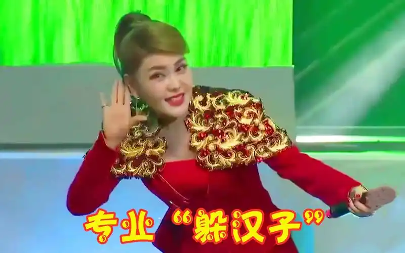 活动作品套马杆这么难唱乌兰图雅现场翻车一到高音就躲汉子