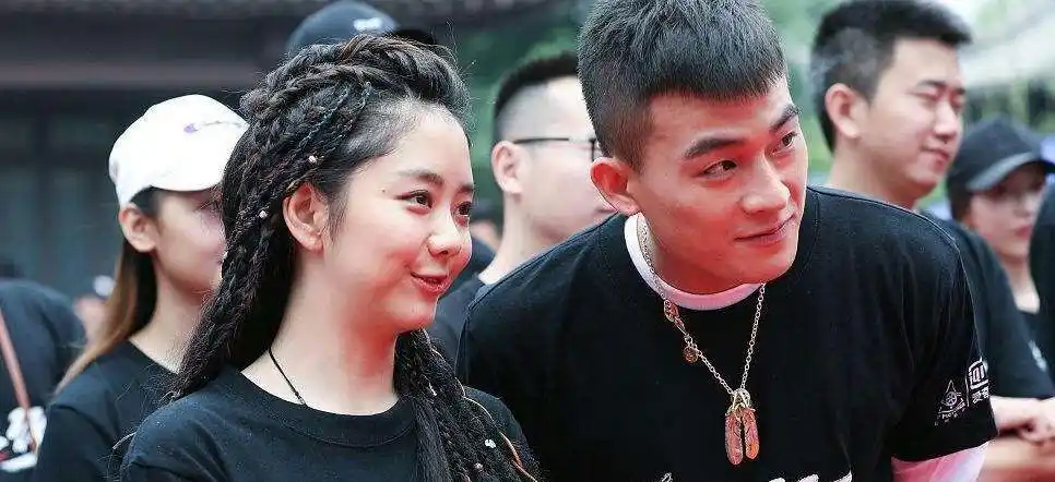 欧豪与谭松韵方面双双否认恋情传闻:假!朋友之间吃个饭而已