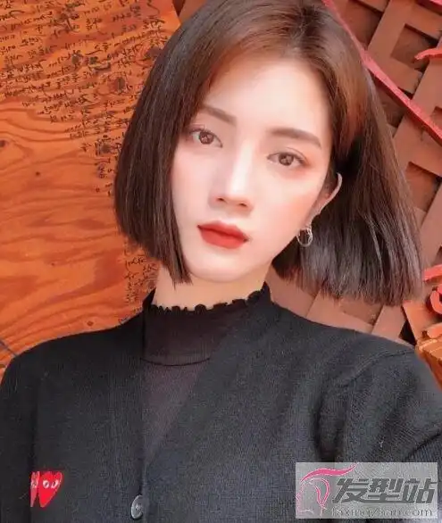 一刀切短发怎么剪 简约显气质女神都这样剪