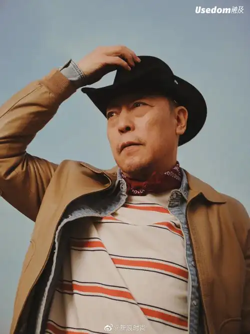 头排云看秀#【倪大红《usedom 触及》封面大片】 演员倪大红解锁窆篌