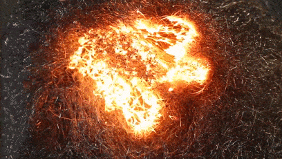 引燃钢丝棉只为拍网红照片你这是在玩火啊