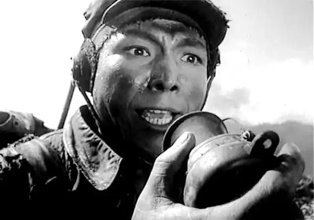 记得《英雄儿女》王成排排长赵国瑞吗?演戏不多,51岁去世太可惜