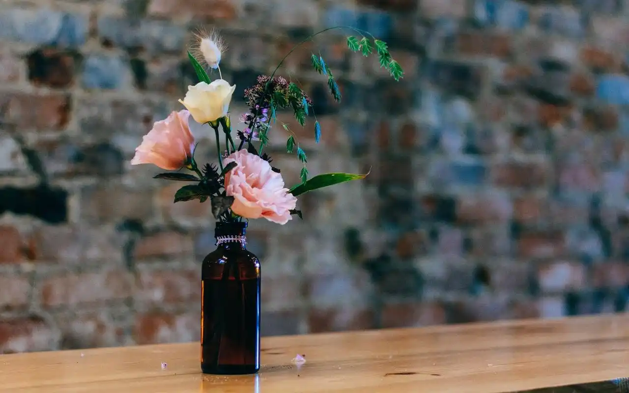 居家花瓶文艺高清桌面壁纸