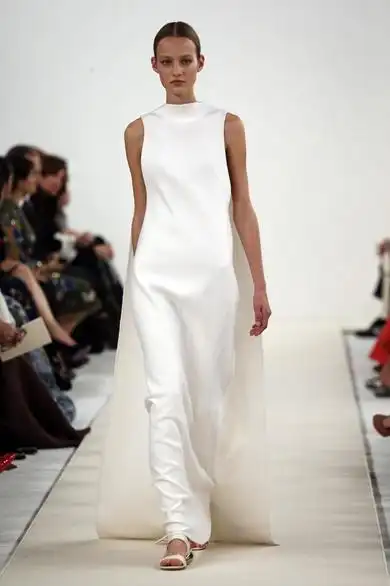 白色恋歌 valentino纽约高级定制时装秀-服装时装周-服装设计网