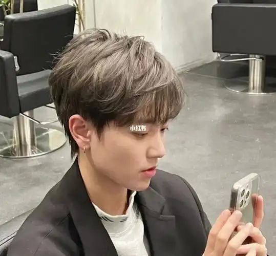 男士气垫烫韩式蓬松好打理的烫发男生烫发