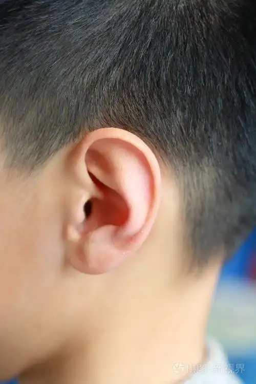 孩子的耳朵