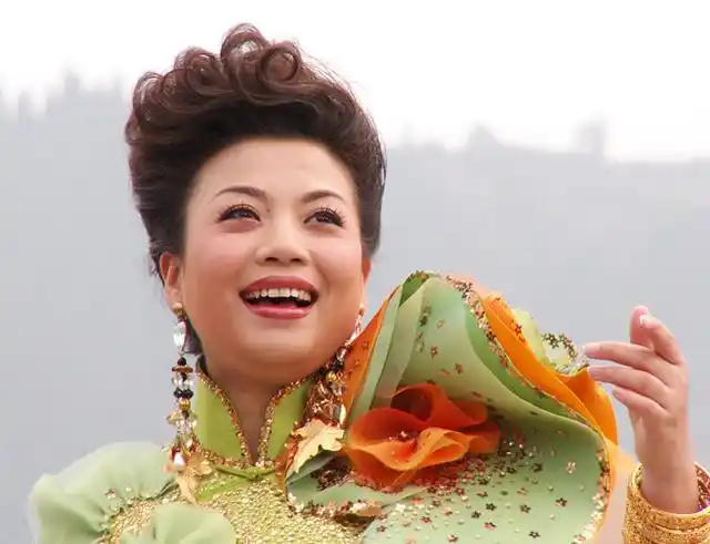 看了张也的旗袍,有惊艳到你吗?