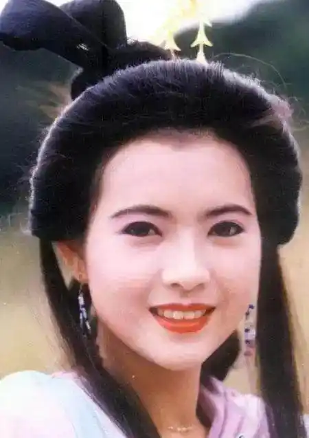 蓝洁瑛的每一个古装扮相都会让人惊叹不已,于是很多人赞她"靓绝五台山