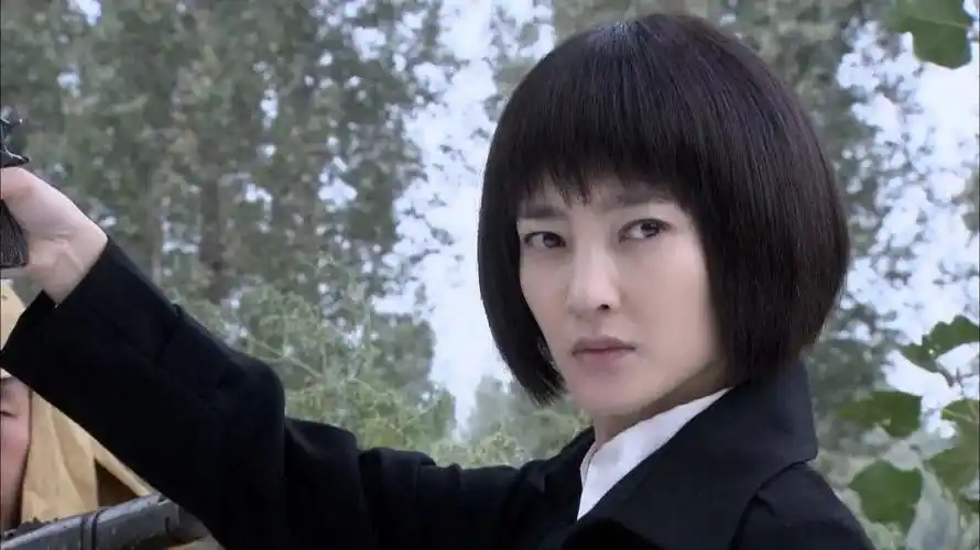 三个硬汉两朵金花,偷天换月再掀风云|五号特工组之偷天换月_新浪新闻