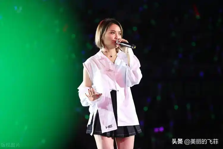 67庄心妍个人资料(歌红人不红的庄心妍穿上丝袜,也可以这么好看,你